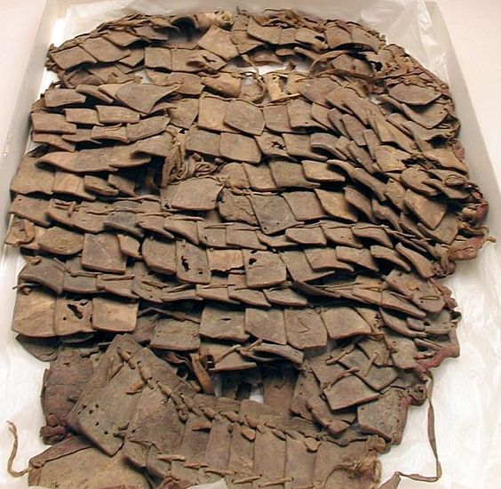 Leather lamellar Cuisse, 323 BC - 256 AD сирия.jpg
